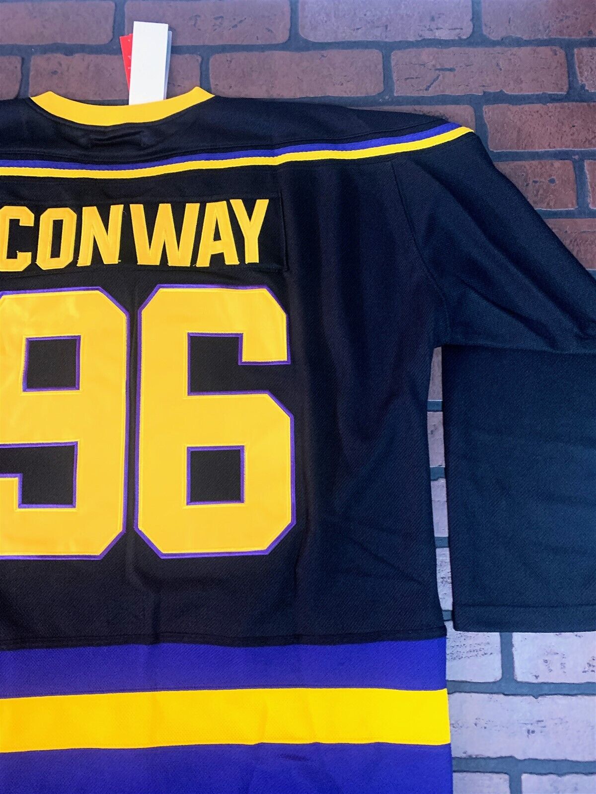 MIGHTY DUCKS (Conway) Headgear Classics Hockey Black Jersey