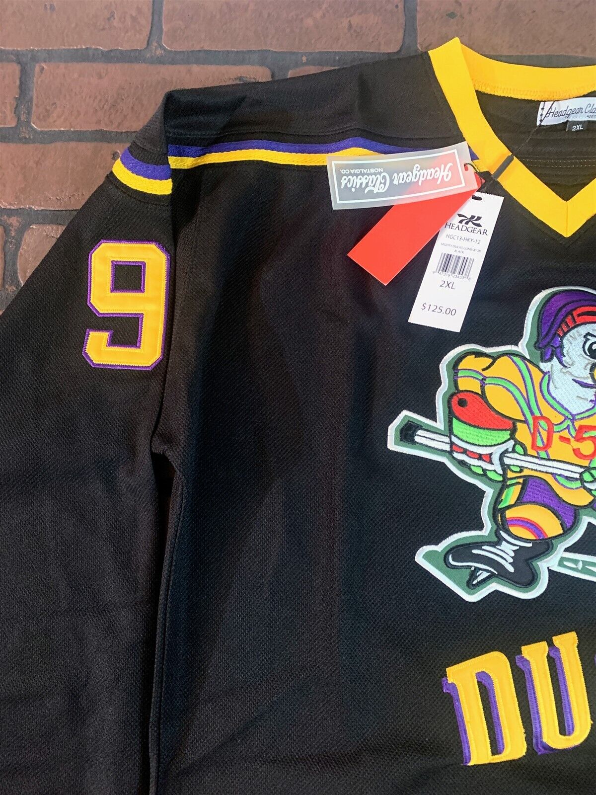 MIGHTY DUCKS (Conway) Headgear Classics Hockey Black Jersey