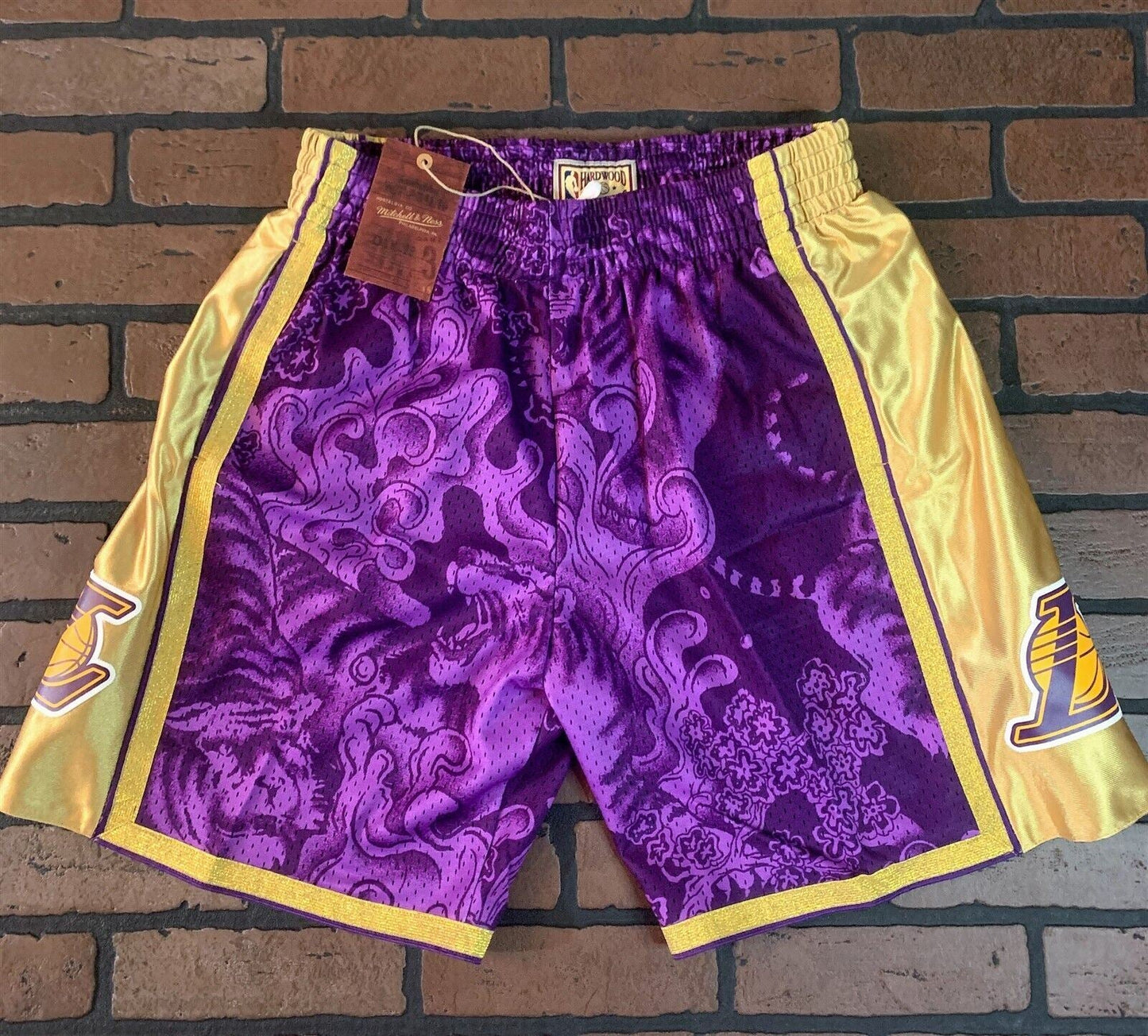 LA LAKERS Mitchell & Ness Swingman CNY 4.0 Basketball Shorts